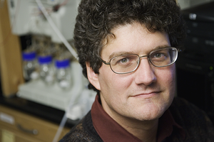 Head shot of Professor Jonathan V. Sweedler