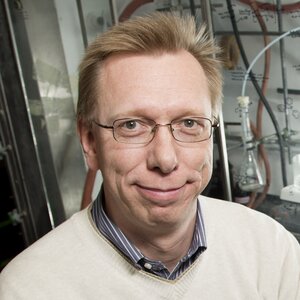 Head shot of Professor Wilfred van der Donk in the lab